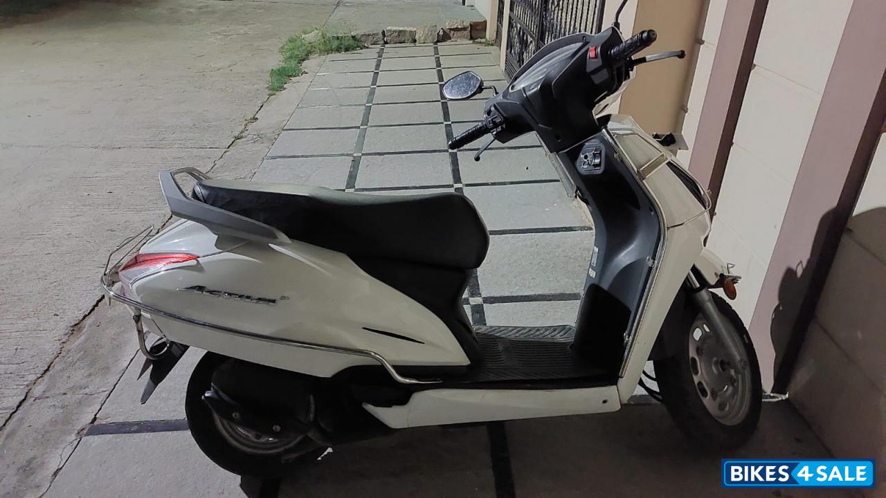 White Honda Activa 6G Std