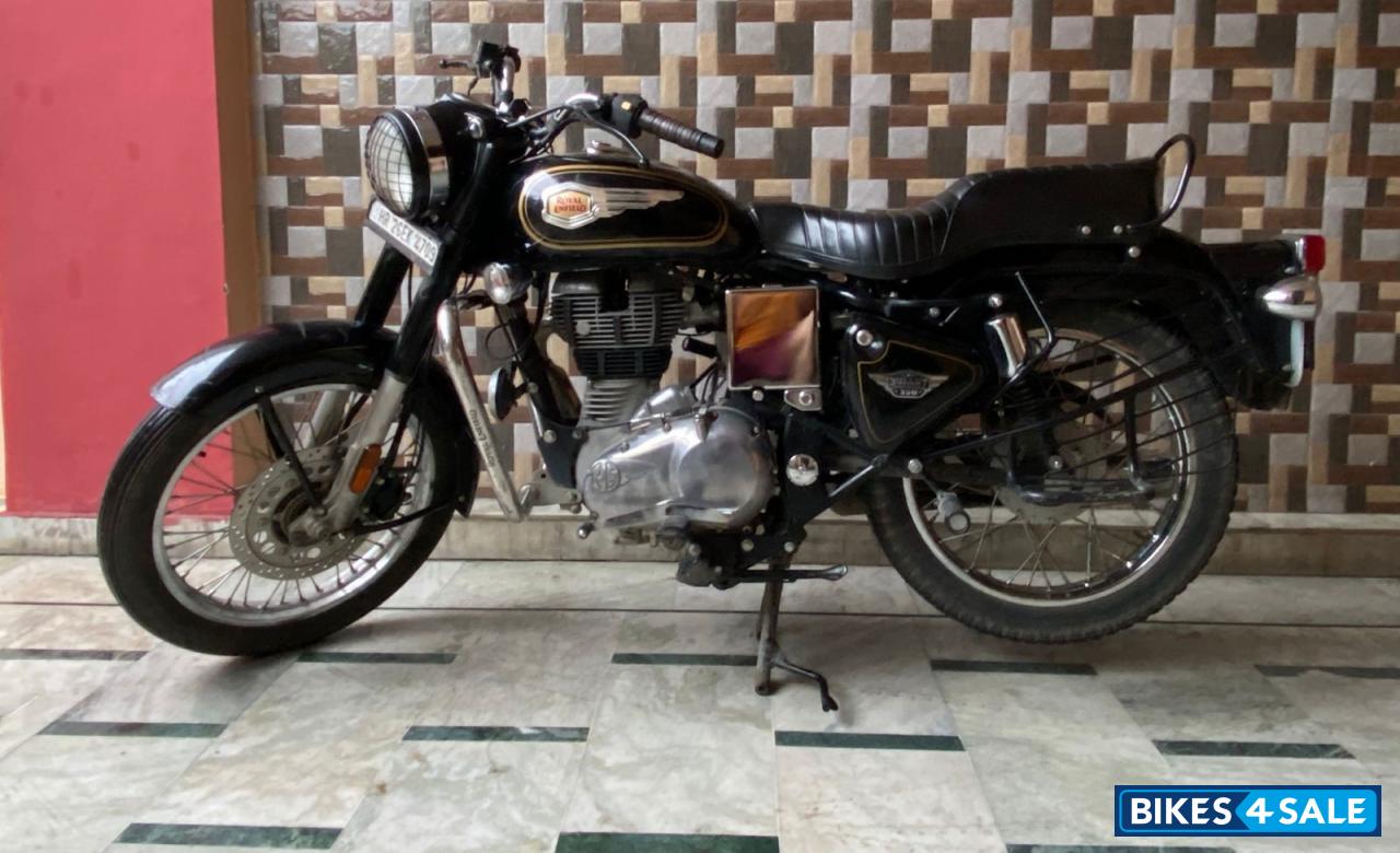 Black Royal Enfield Bullet 350 KS BS6