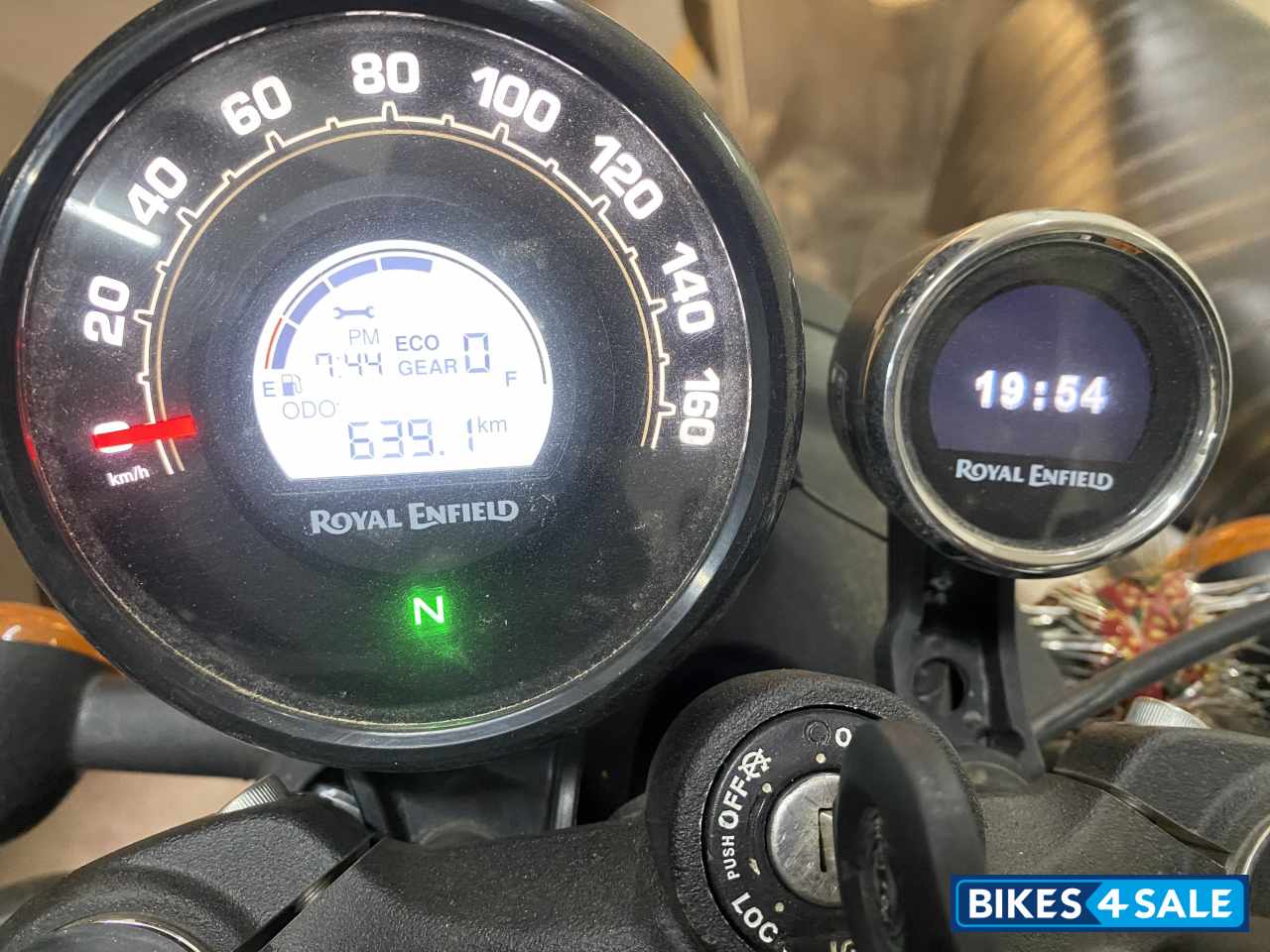 Dapper Grey Royal Enfield Hunter 350 Retro