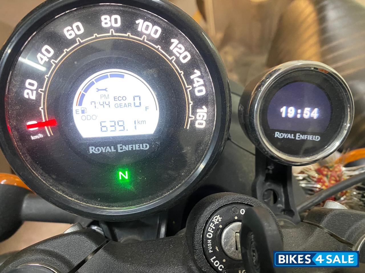 Dapper Grey Royal Enfield Hunter 350 Retro