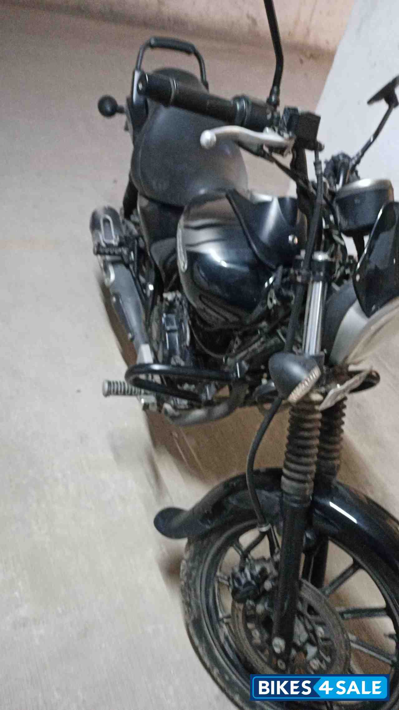 Bajaj Avenger Street 180