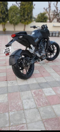 Black KTM Duke 200