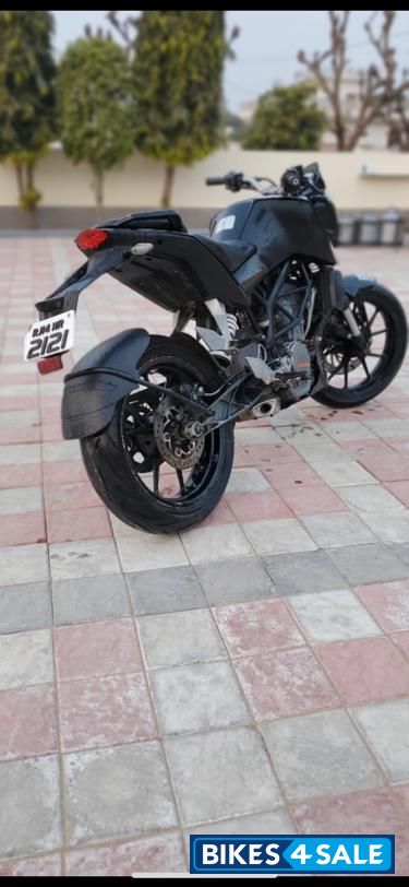 Black KTM Duke 200