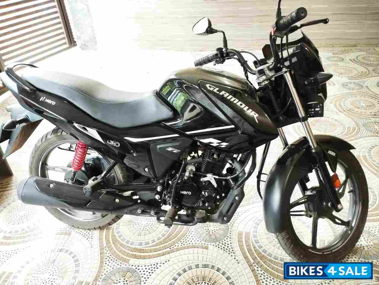 Black Hero Glamour Xtec