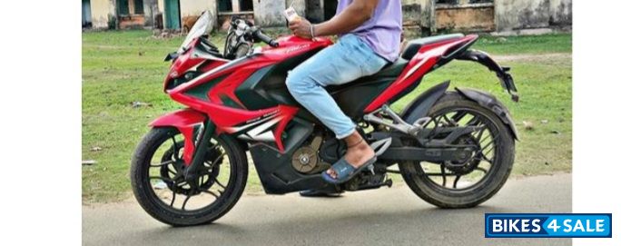 Bajaj Pulsar RS 200 ABS