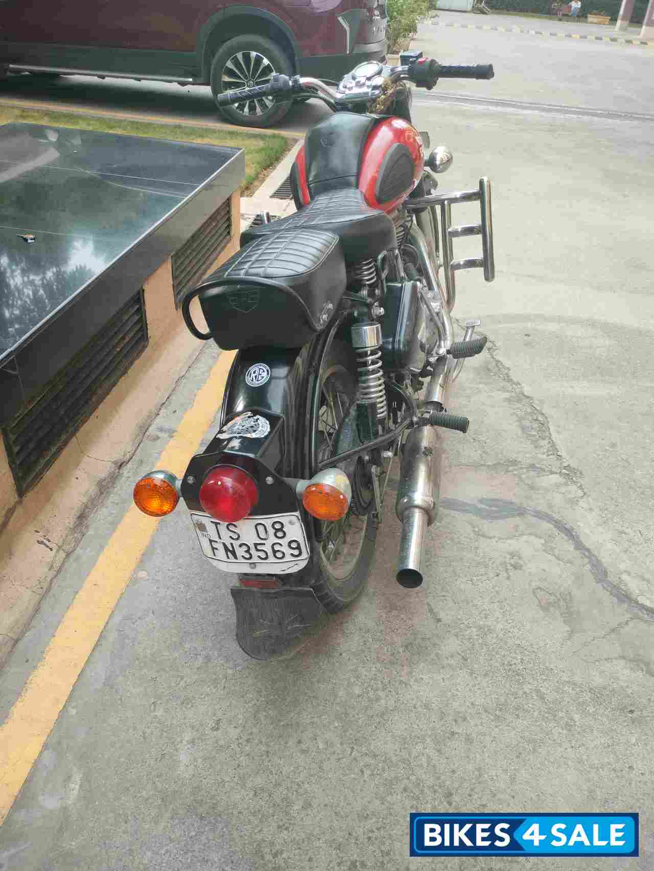 Red Royal Enfield Classic 350 Redditch Red