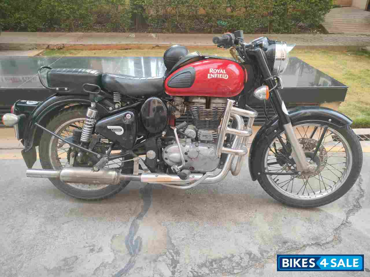 Red Royal Enfield Classic 350 Redditch Red