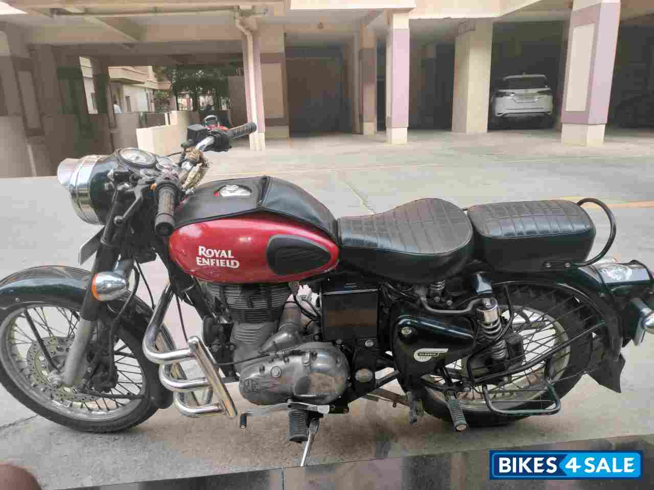 Red Royal Enfield Classic 350 Redditch Red