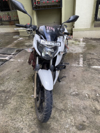 White TVS Apache RTR 200 Fi 4V