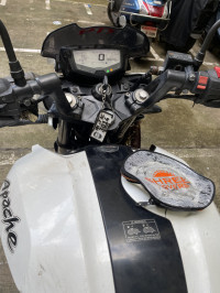 White TVS Apache RTR 200 Fi 4V