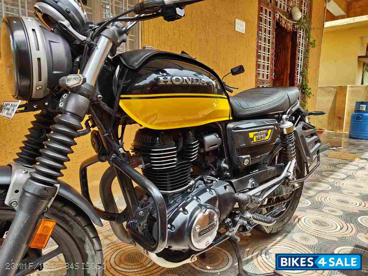 Honda 2023 CB350RS DLX Pro Dual Tone