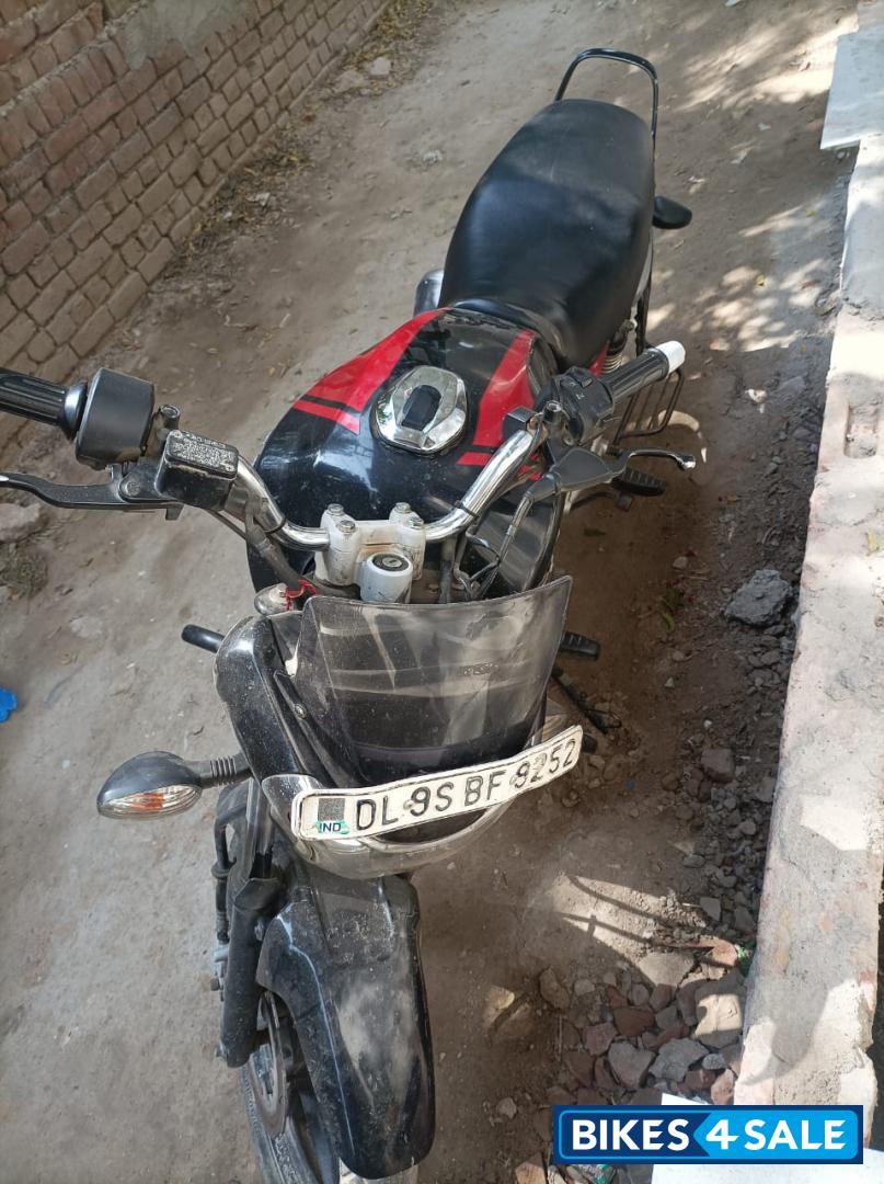 Bajaj V15