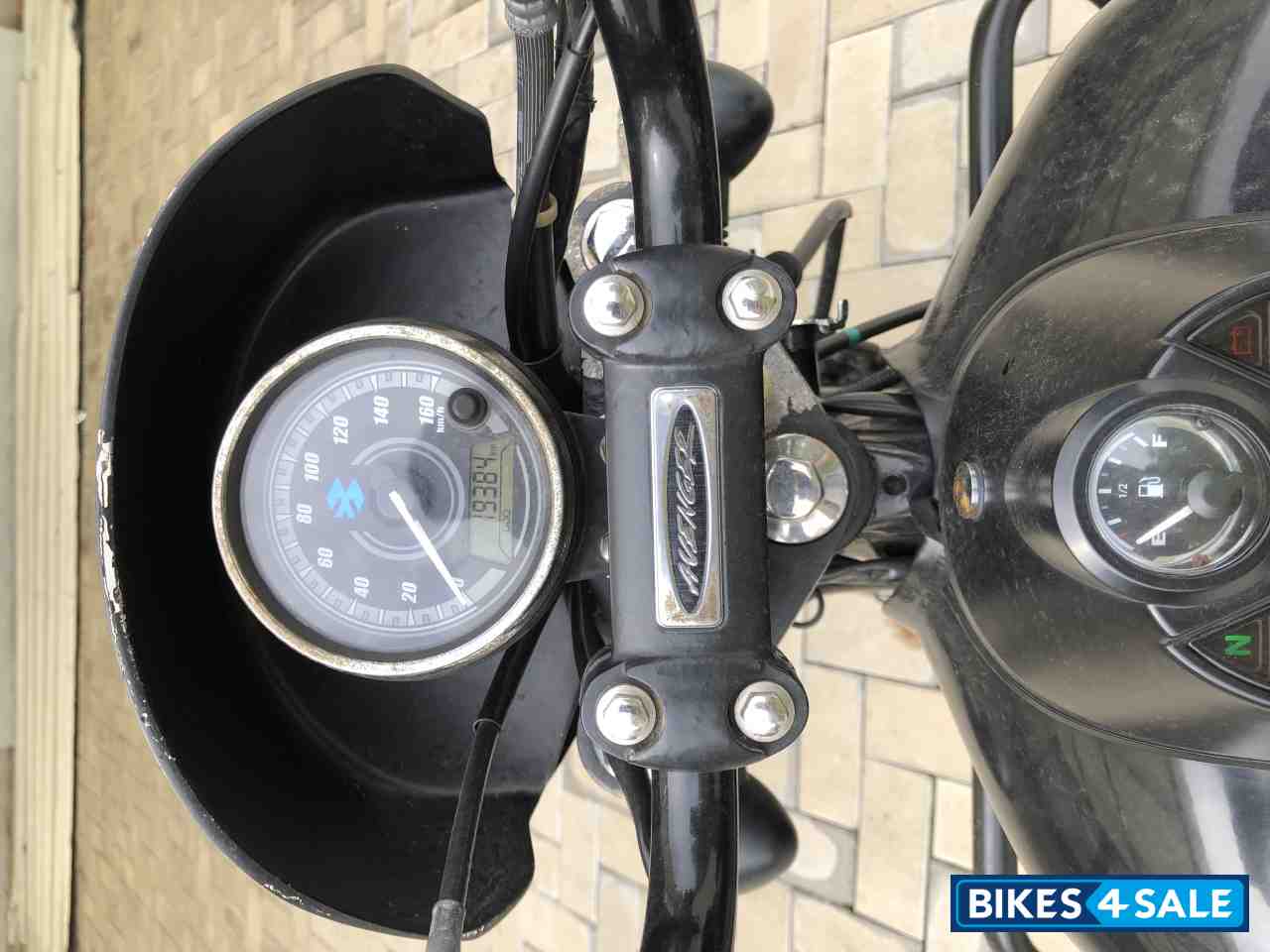 Matt Black Bajaj Avenger Street 220