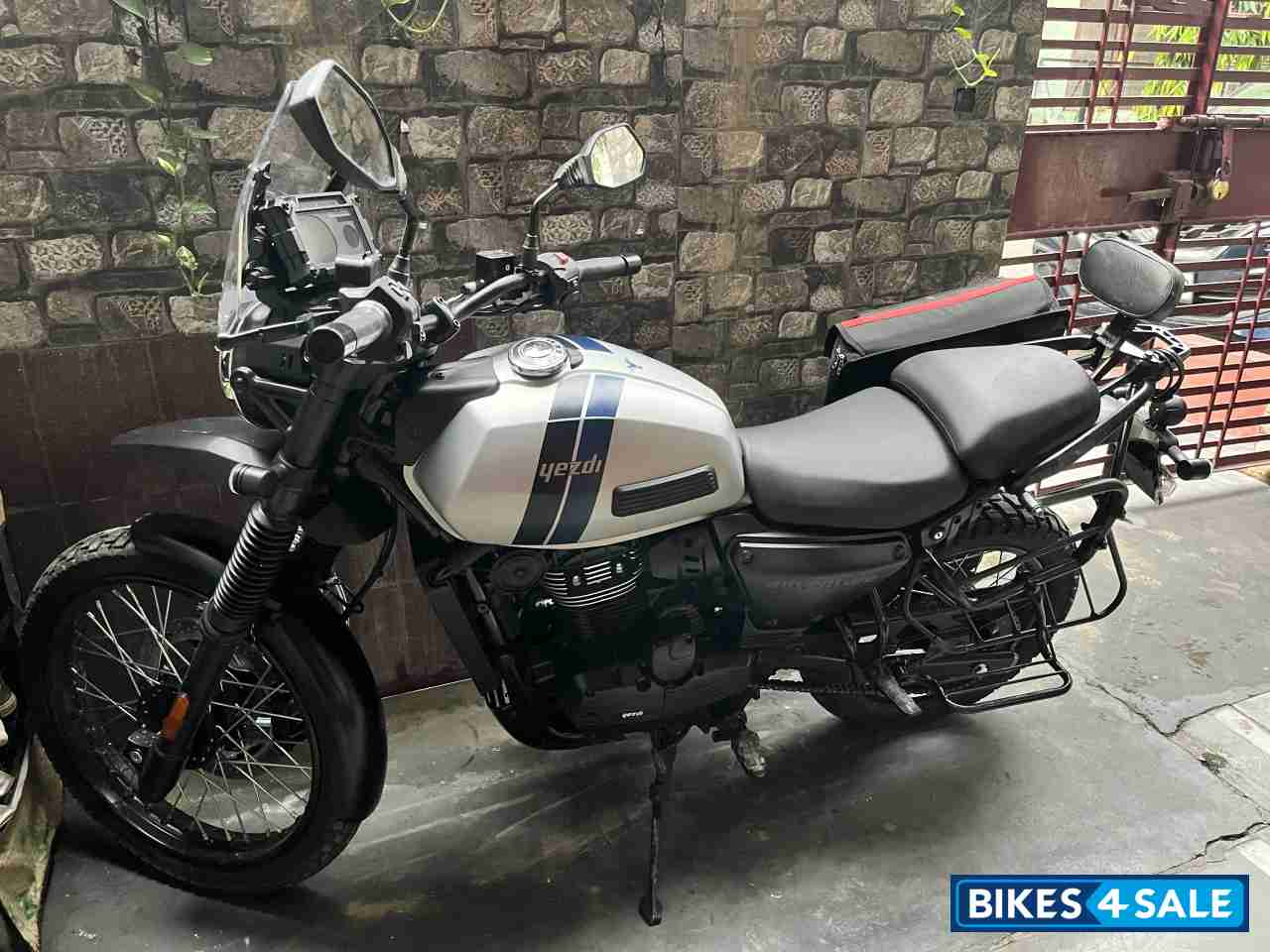 Yezdi Adventure Matte