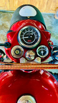 Maroon Red Royal Enfield Bullet Standard 350