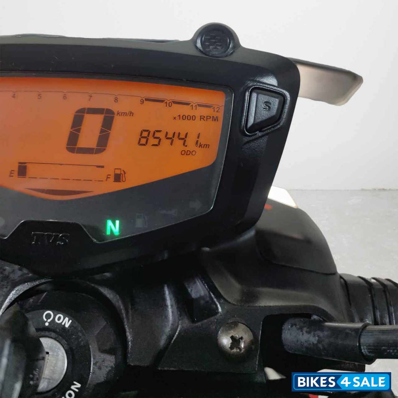 TVS Apache RTR 160 4V