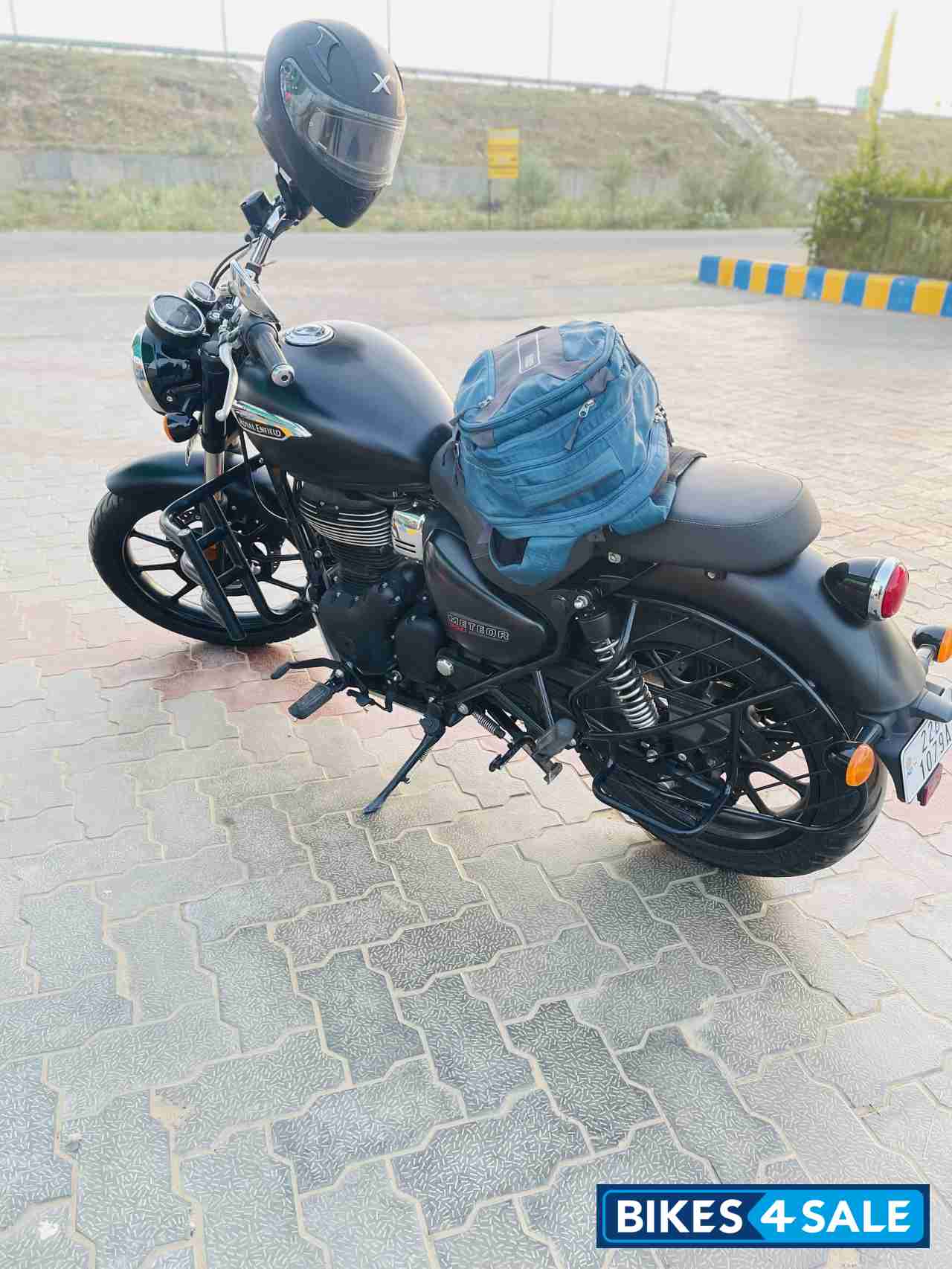Royal Enfield Meteor 350 Stellar