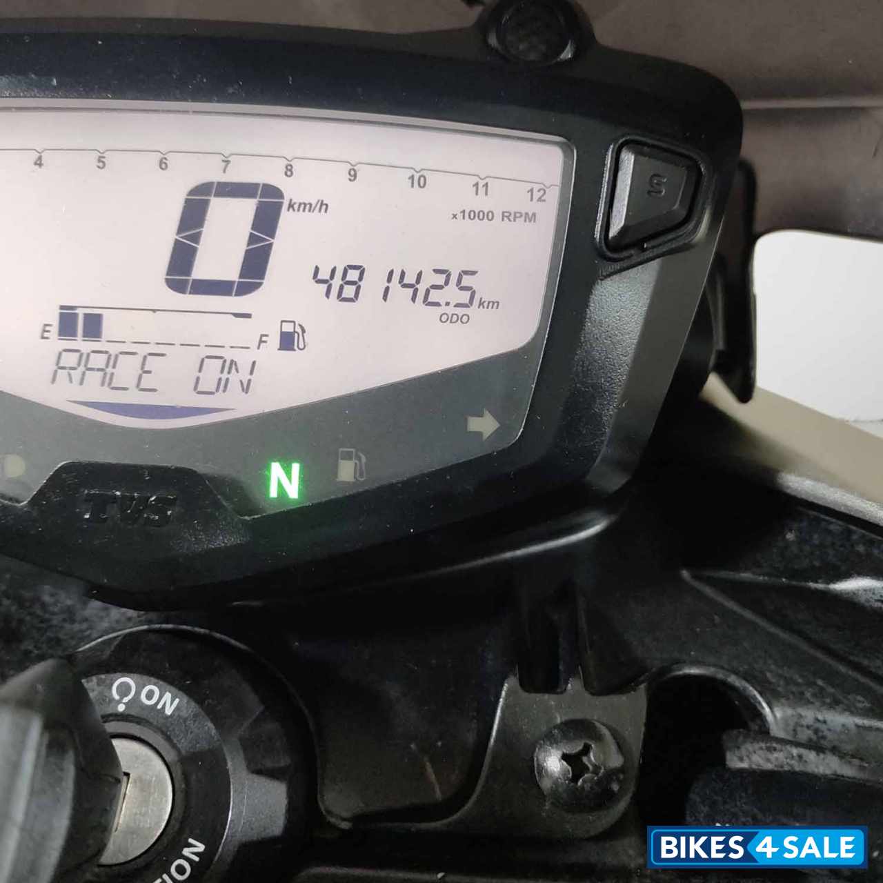 TVS Apache RTR 200 4V