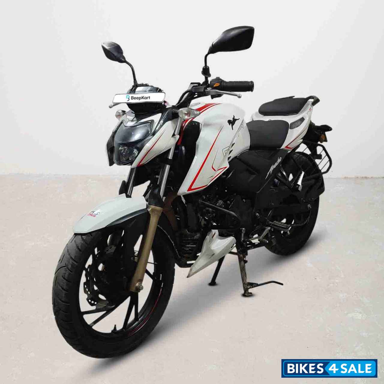 TVS Apache RTR 200 4V