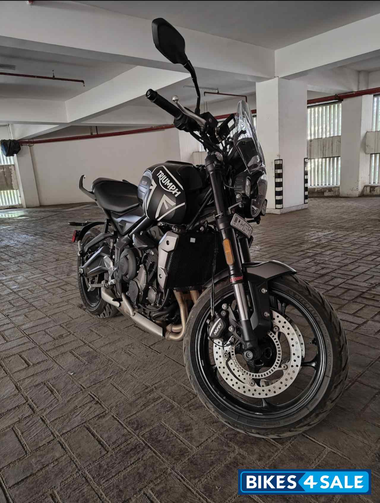 Matt Black & Silver Triumph Trident 660