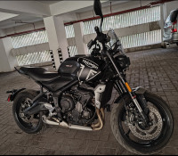 Matt Black & Silver Triumph Trident 660