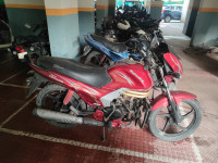 Red Mahindra Centuro