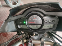 Red Mahindra Centuro