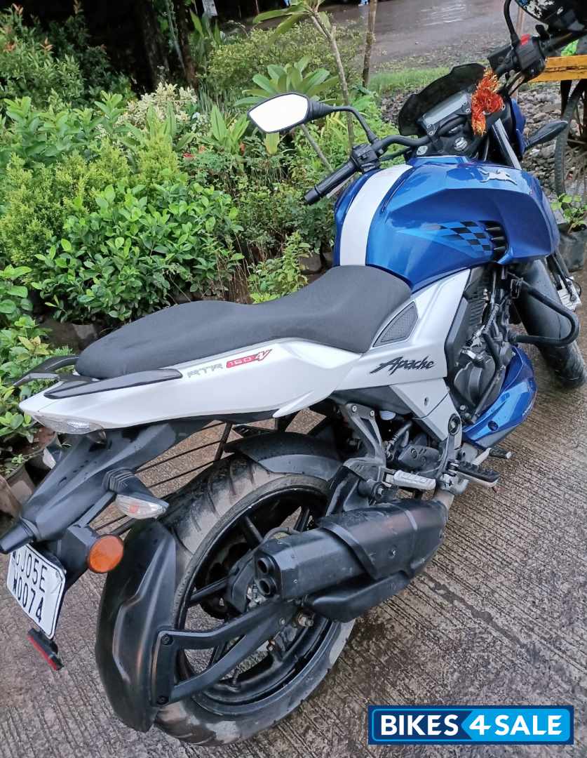 Blue TVS Apache RTR 160 4V