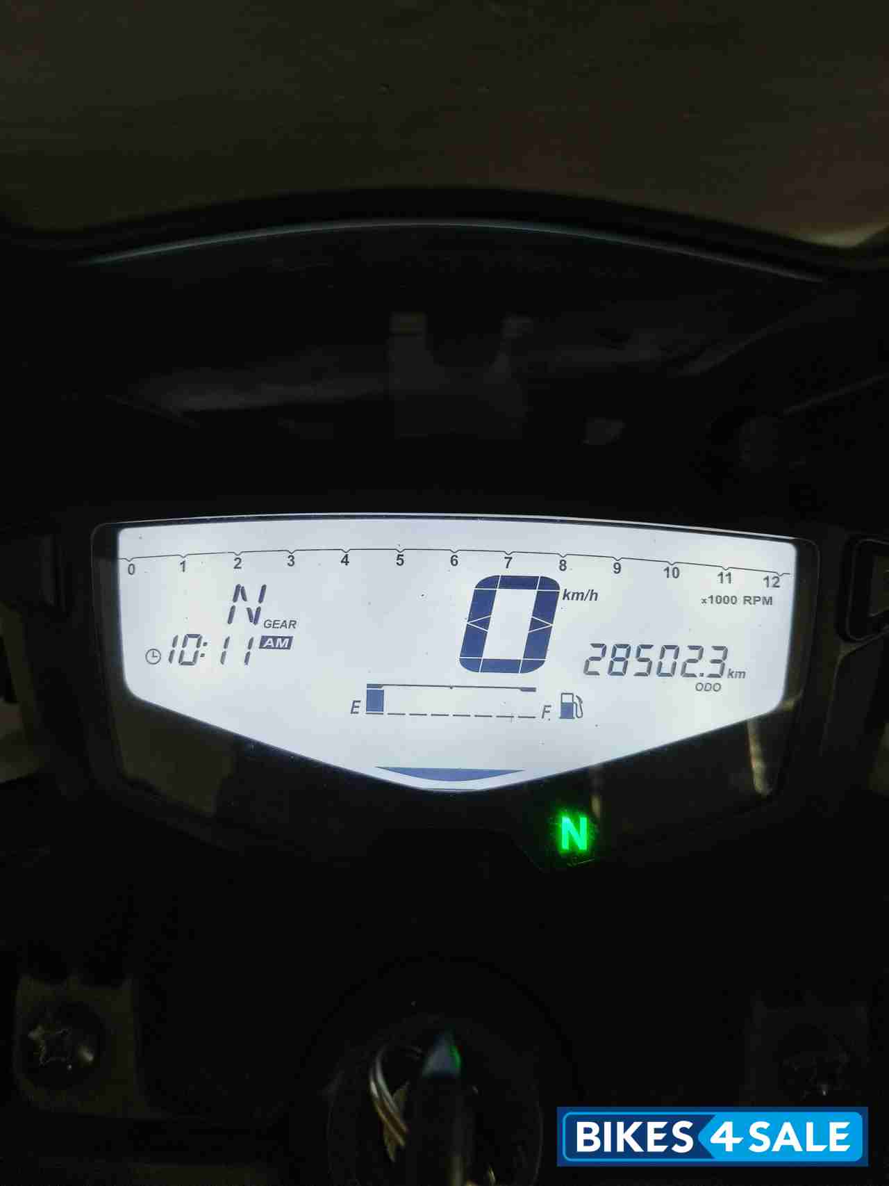 White TVS Apache RTR 200 4V