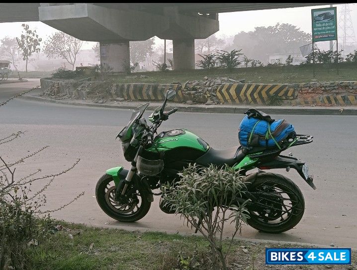 Savanna Green Bajaj 2021 Dominar 400