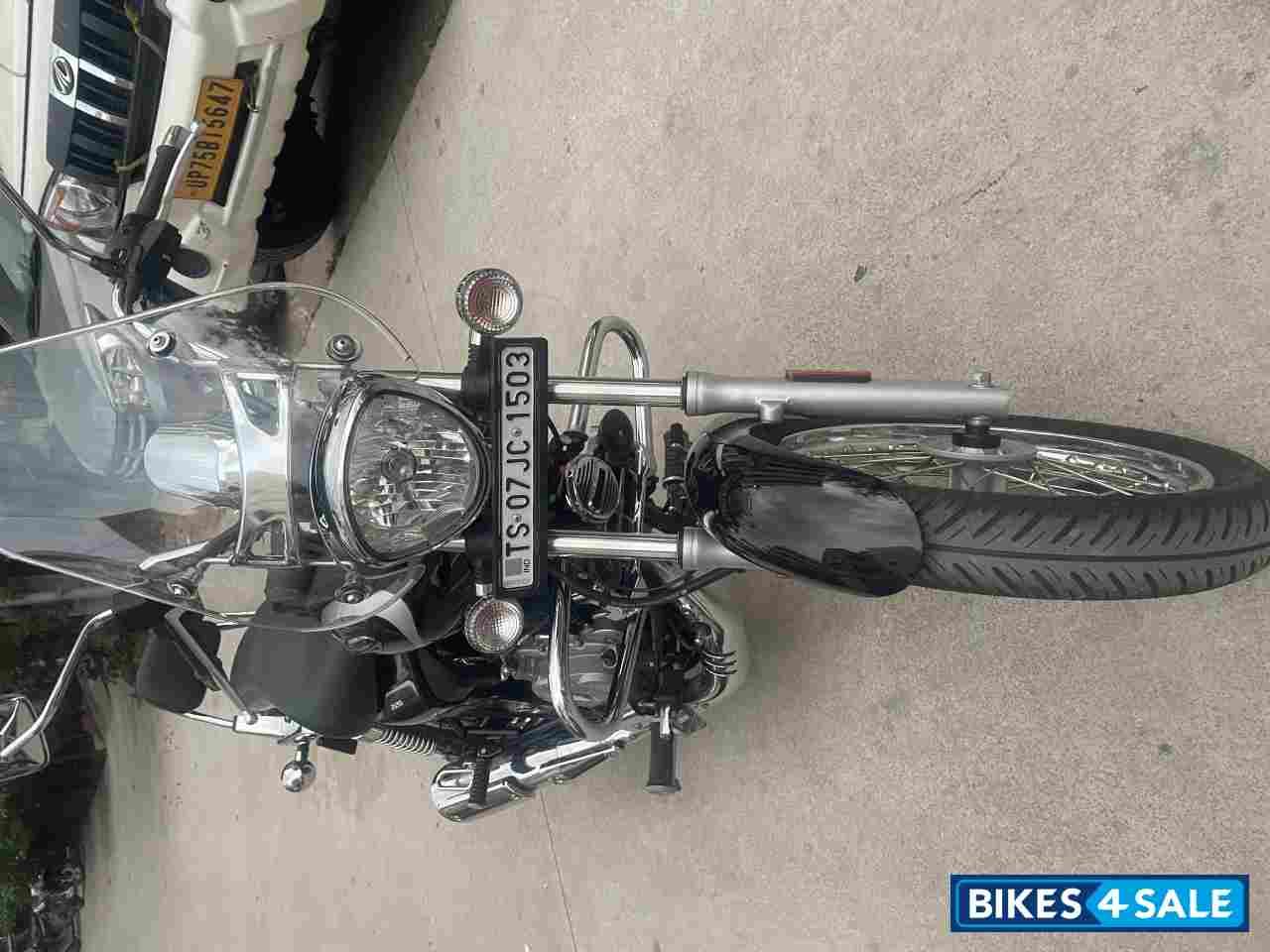 Bajaj Avenger Cruise 220 BS6