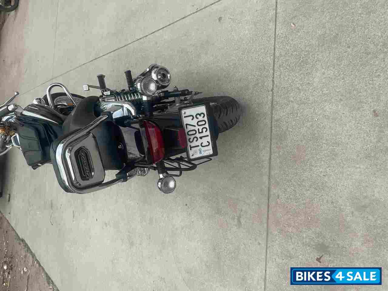 Bajaj Avenger Cruise 220 BS6