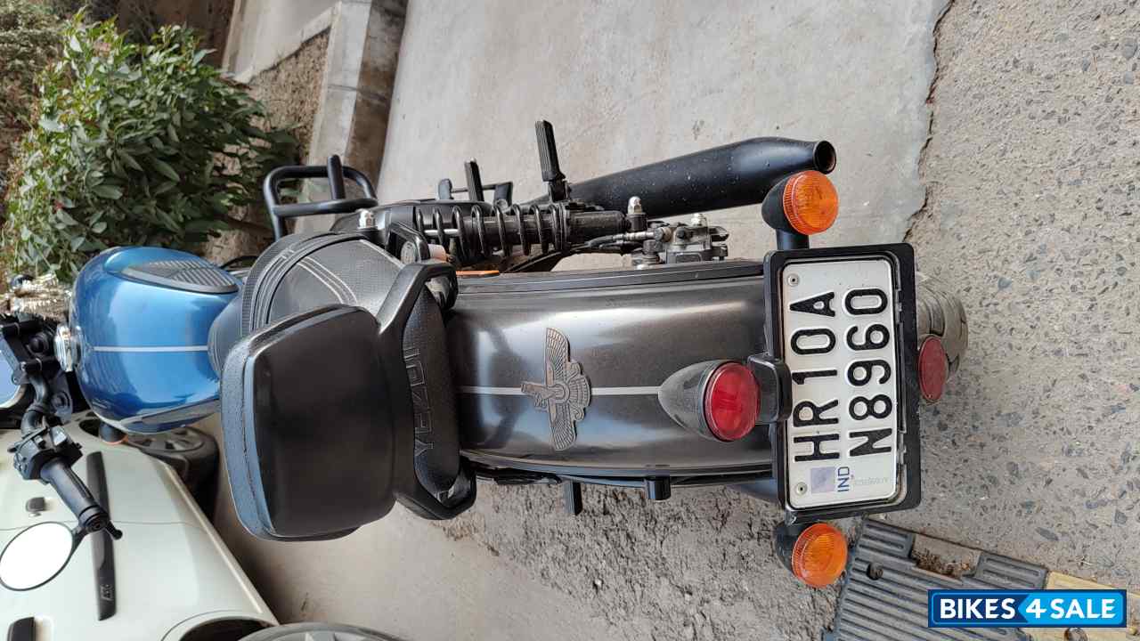 Steel Blue Yezdi Roadster Dual Tone