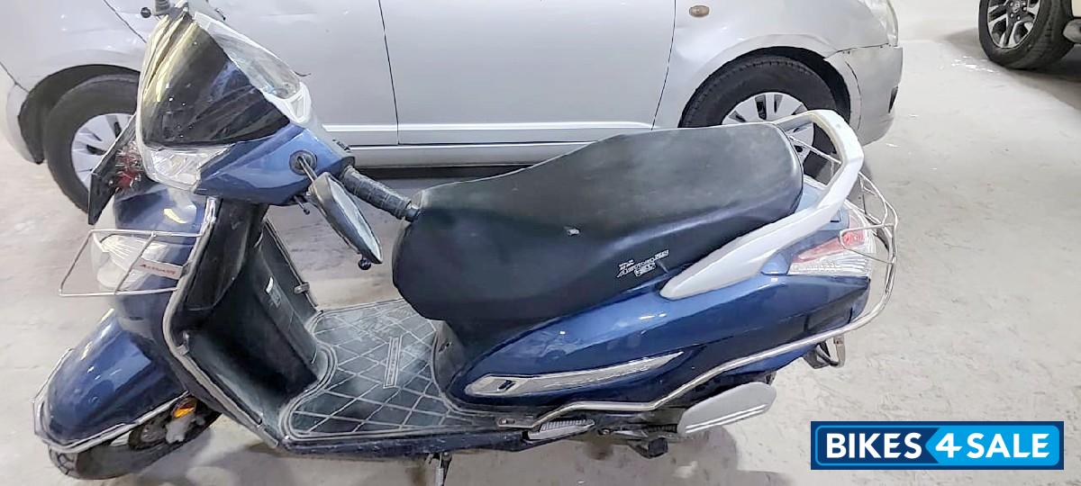 Blue Honda Activa 125 Premium Edition