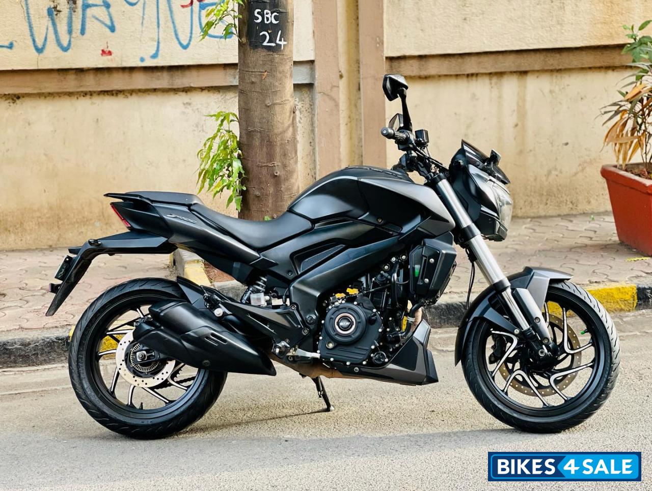 Bajaj Dominar 400 Disc
