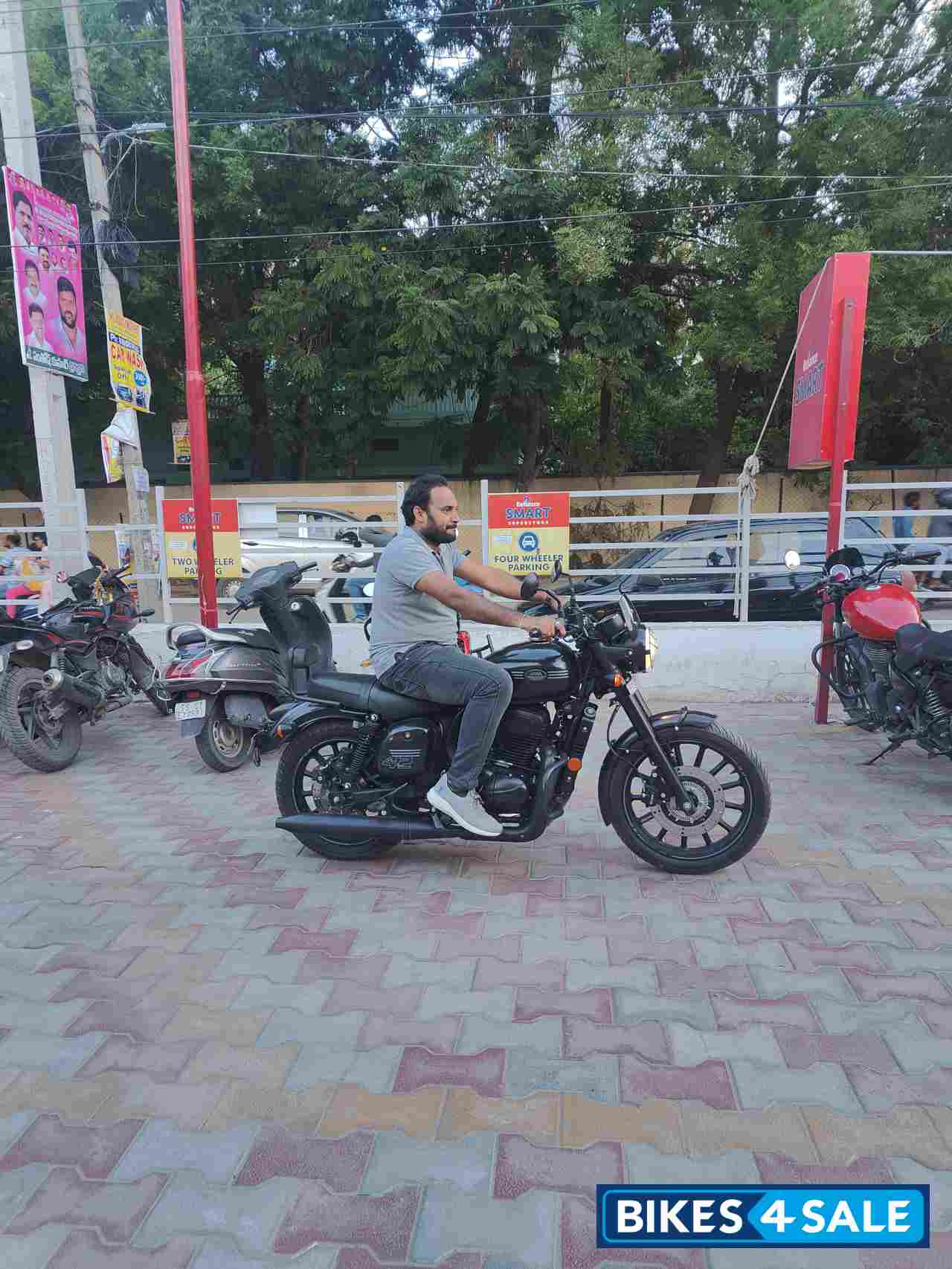 Jawa 42 Dual Channel ABS AllStar Black