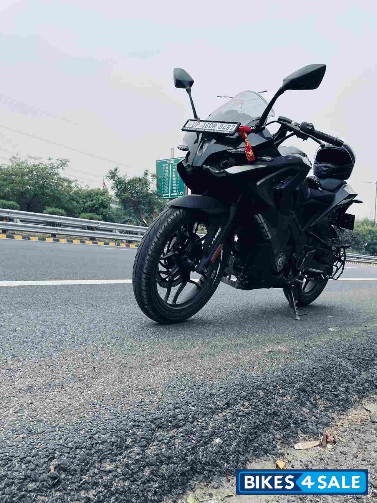 Bajaj Pulsar RS 200 BS6