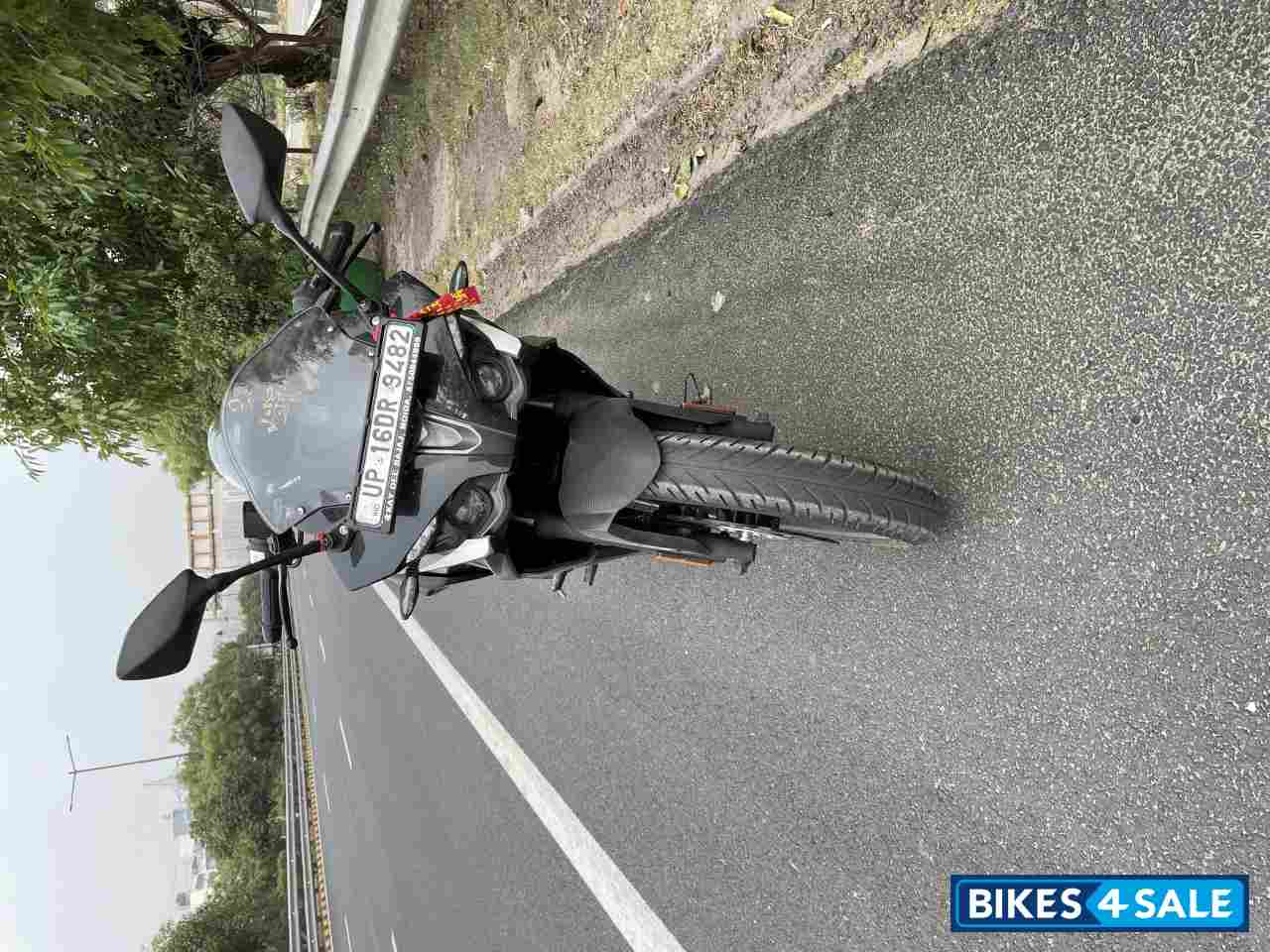 Bajaj Pulsar RS 200 BS6