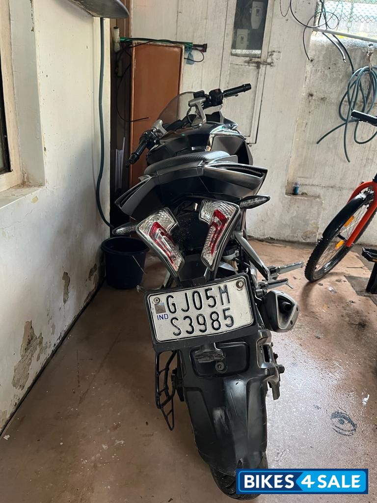 Bajaj Pulsar RS 200