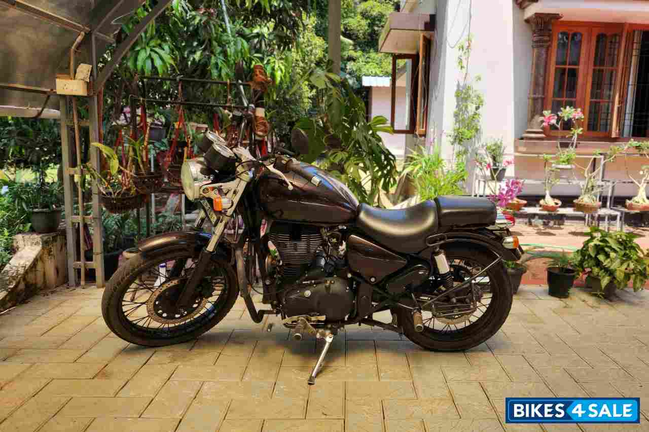 Deep Red Royal Enfield Thunderbird 350