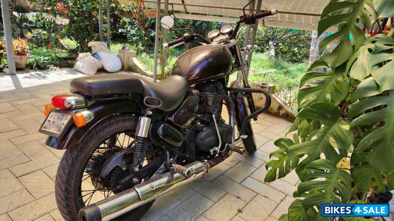 Deep Red Royal Enfield Thunderbird 350