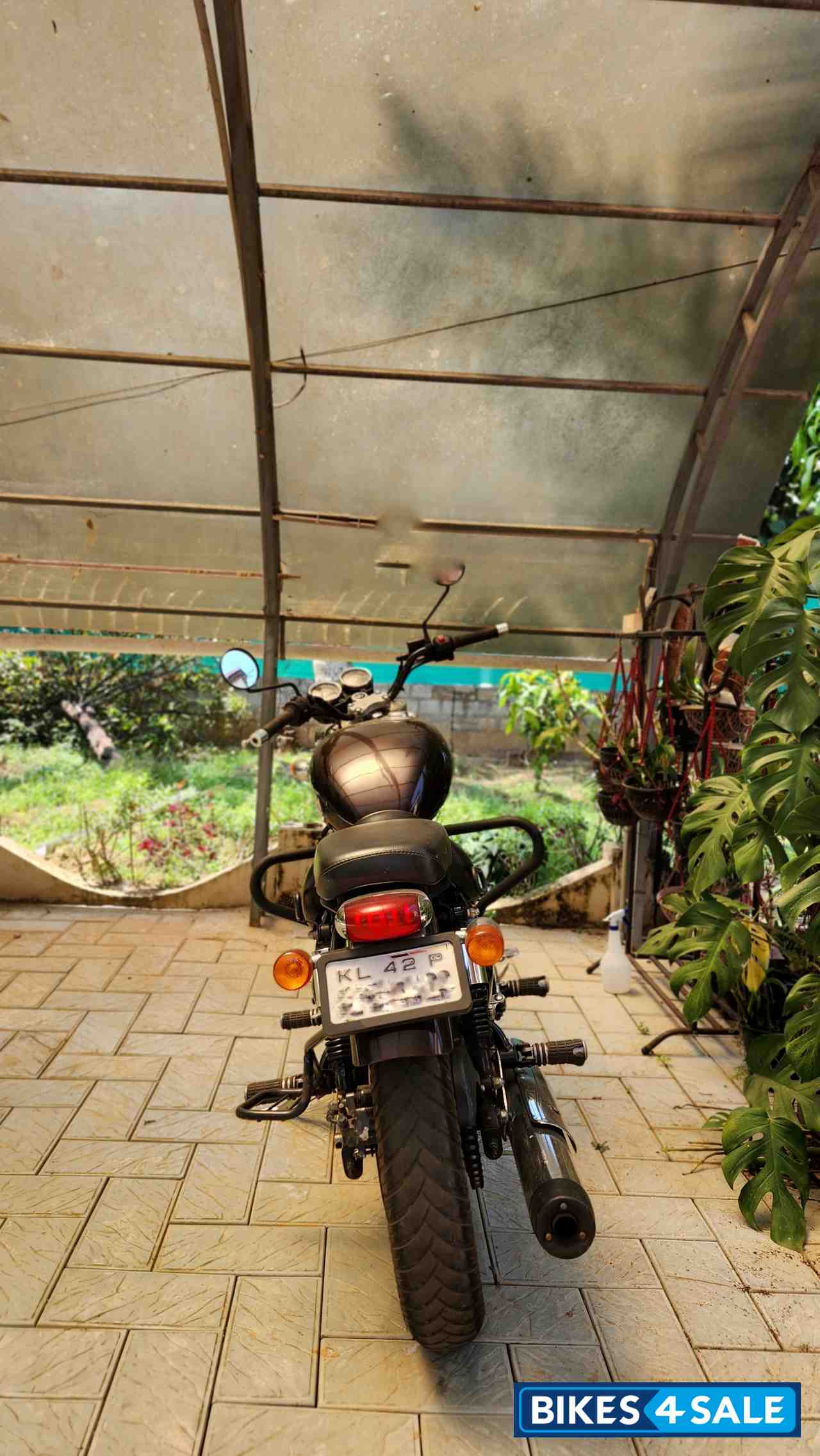 Deep Red Royal Enfield Thunderbird 350