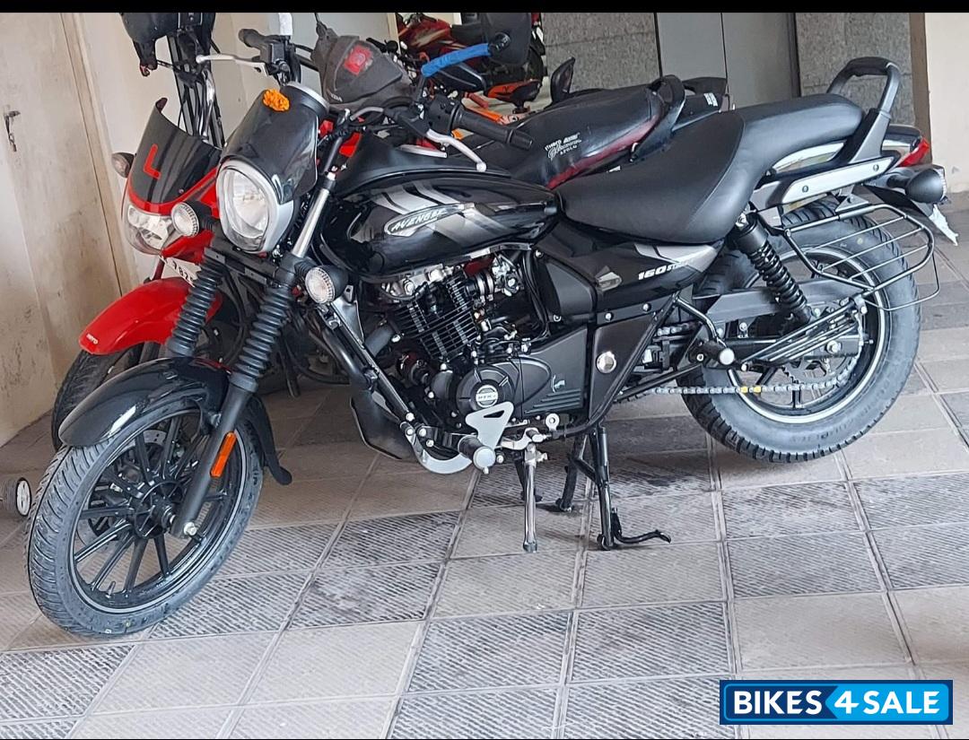 Black Bajaj Avenger Street 160 BS6