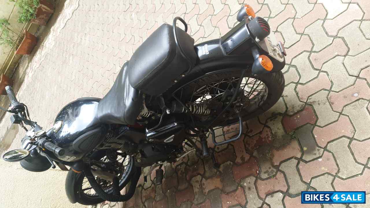 Royal Enfield Classic Stealth Black