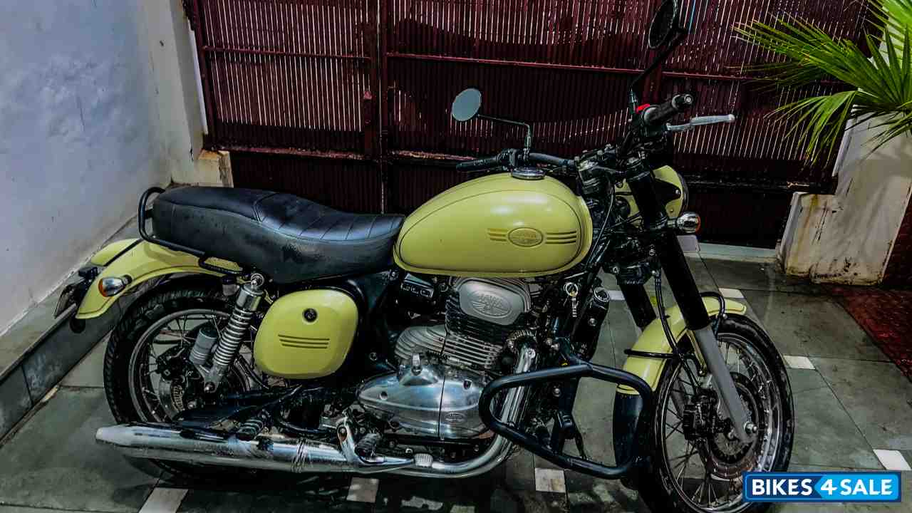 Jawa forty two BS6