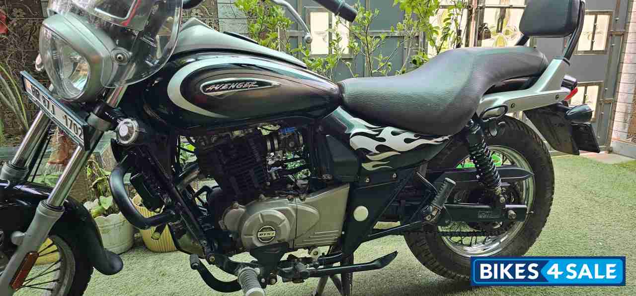 Brown Bajaj Avenger Cruise 220 BS6
