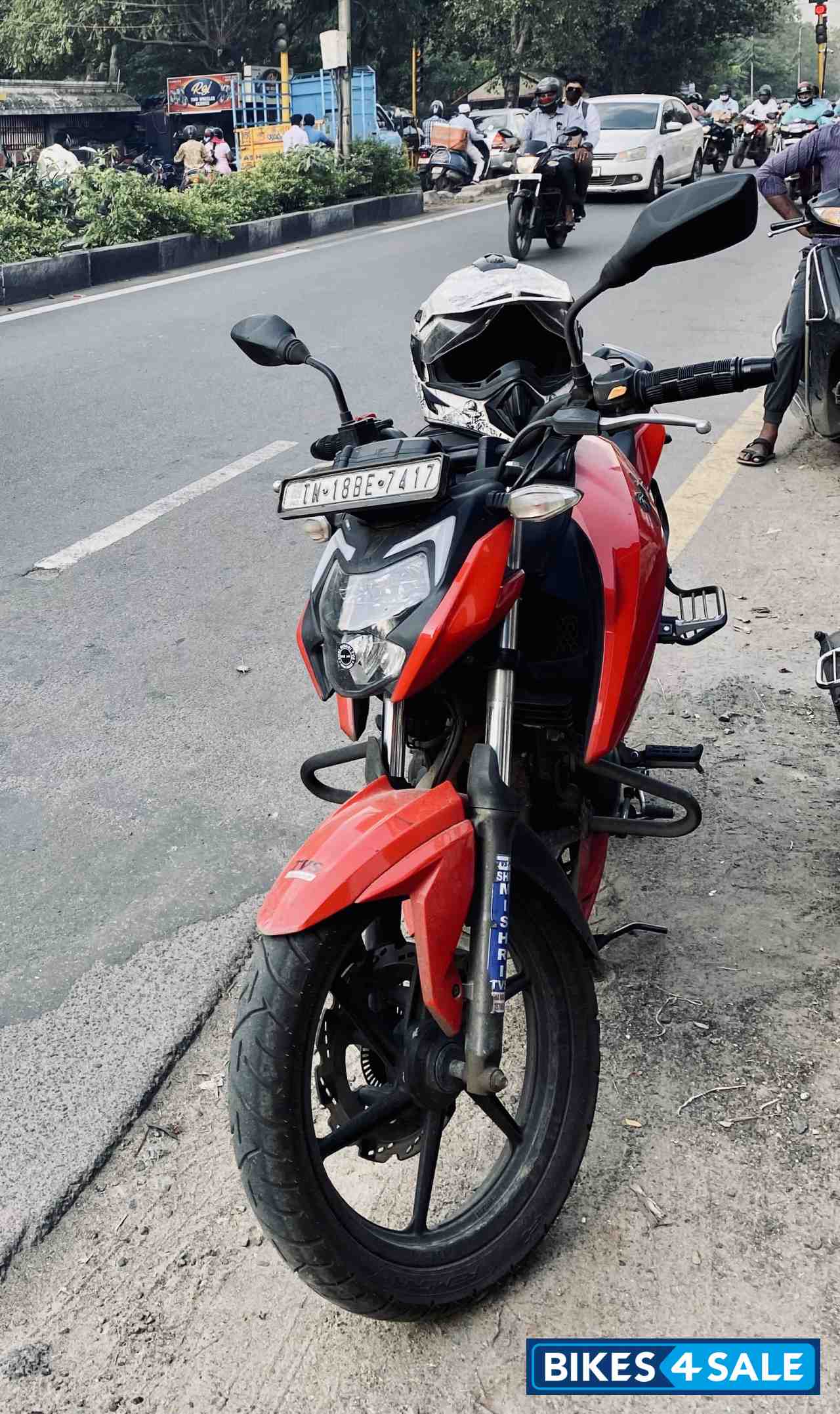 Red TVS Apache RTR 160 4V BS6