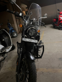 Yezdi Roadster Dark 2023 Model