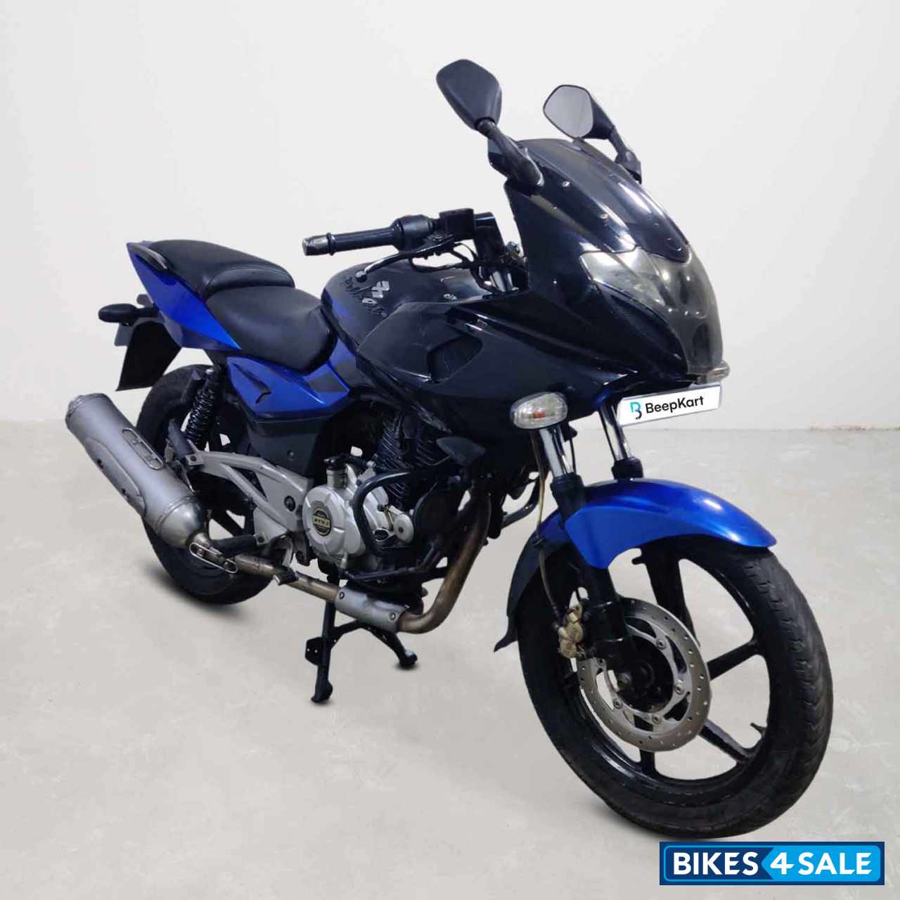 Bajaj Pulsar 220F