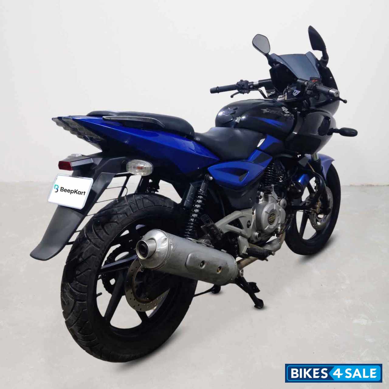 Bajaj Pulsar 220F